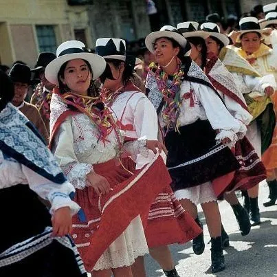 APURIMAC Artesanos exhibirán sus mejores trajes típicos con motivo ... APURIMAC Artesanos exhibirán sus mejores trajes típicos con motivo ...