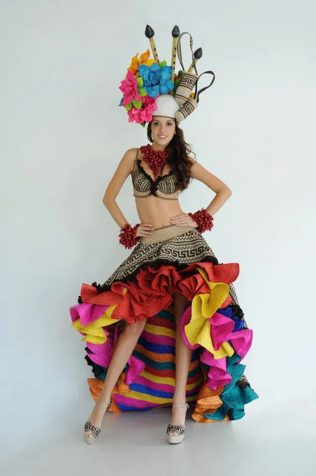 Trajes Típicos colombianos y el campo colombiano Trajes Típicos colombianos y el campo colombiano