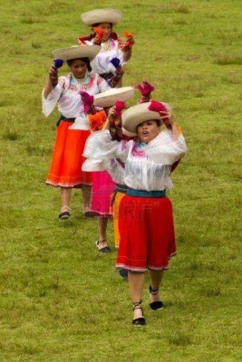 Trajes Típicos del Ecuador - LocuraViajes.com Trajes Típicos del Ecuador - LocuraViajes.com
