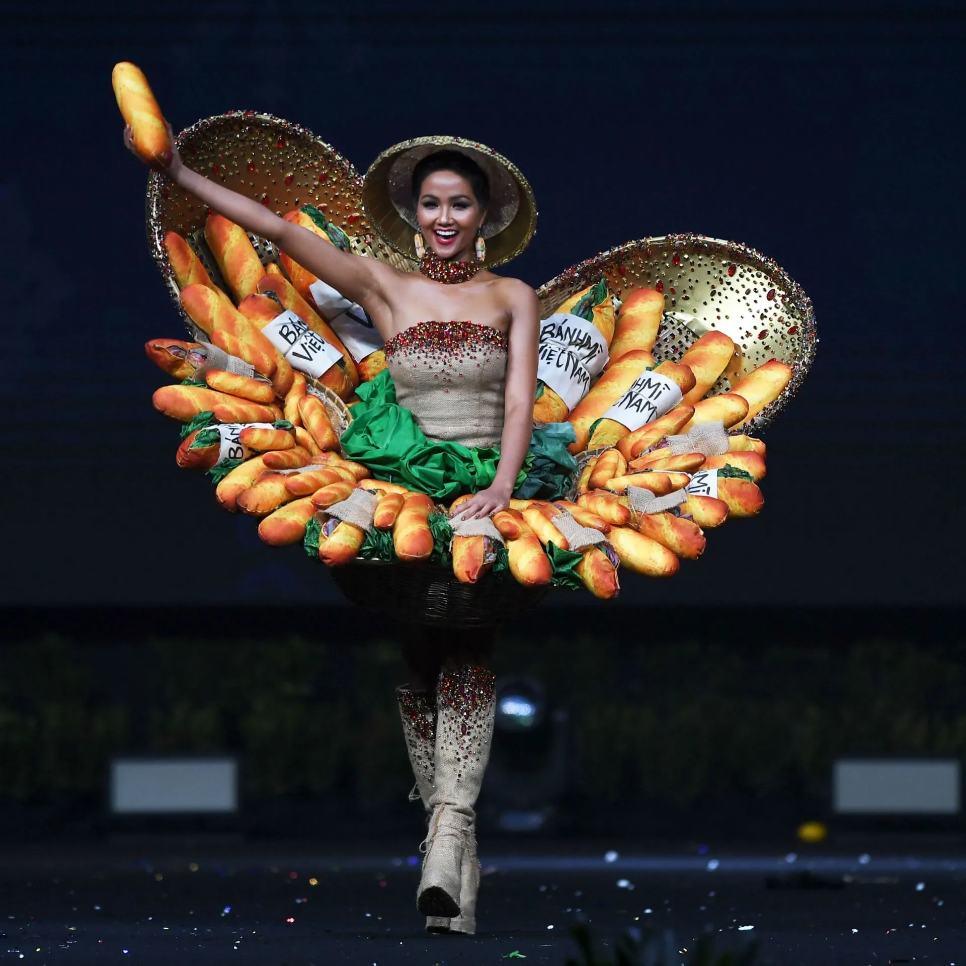 Los trajes típicos más extravagantes que hemos visto en Miss Universo Los trajes típicos más extravagantes que hemos visto en Miss Universo