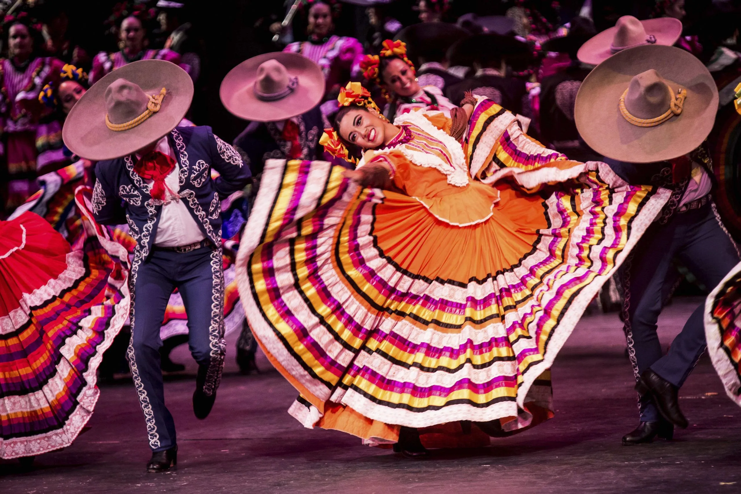 Trajes típicos llenos de tradición - México • Trajes típicos llenos de tradición - México •