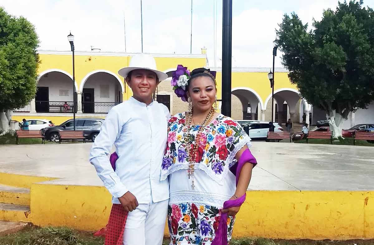 Trajes típicos de México: Los 10 más bonitos - viajaBonito Trajes típicos de México: Los 10 más bonitos - viajaBonito