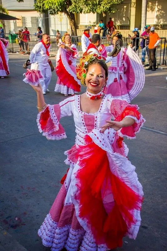 Los Trajes Típicos de la Región Andina de Colombia