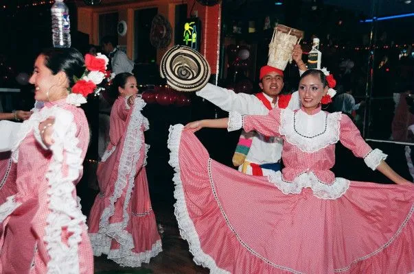 Trajes típicos de la región insular de Colombia - Imagui