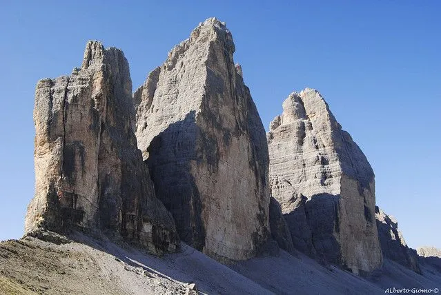 Le Tre Cime di Lavaredo, dal sentiero che conduce al Rifugio ...