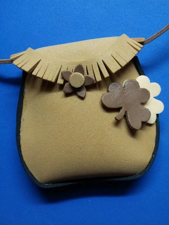 bolso foamy | Aprender manualidades es facilisimo.com