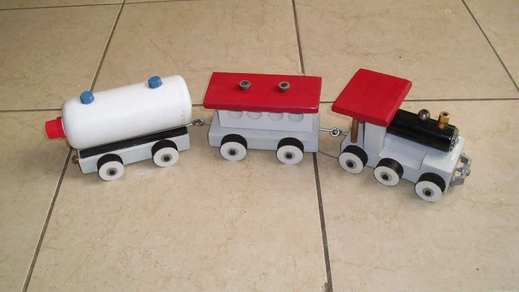 tren madera (4) | Hacer bricolaje es facilisimo.