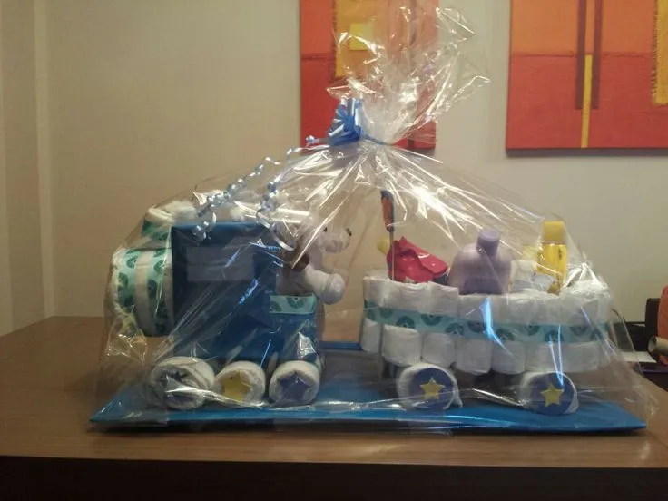 Tren de pañales. Tarta de pañales. Regalos para nacimientos ... Tren de pañales. Tarta de pañales. Regalos para nacimientos ...