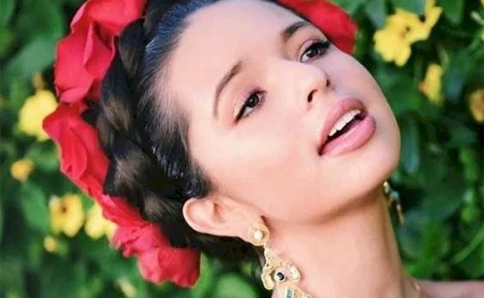 Trenzas: Cómo peinarme para la noche mexicana - CHIC Magazine Trenzas: Cómo peinarme para la noche mexicana - CHIC Magazine
