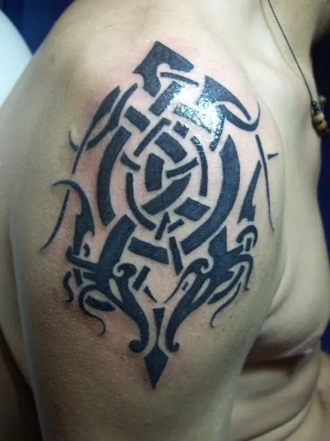 Tribal Celta | Molina Tattoo