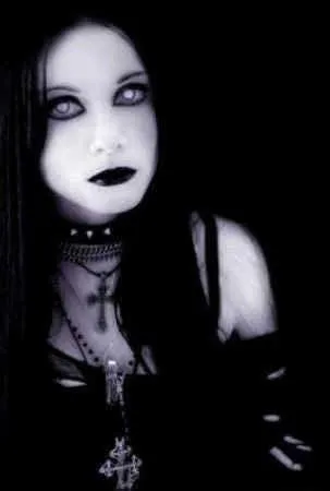 TriBuz UrbaNaSZ bacho 7: Darks / Darketos