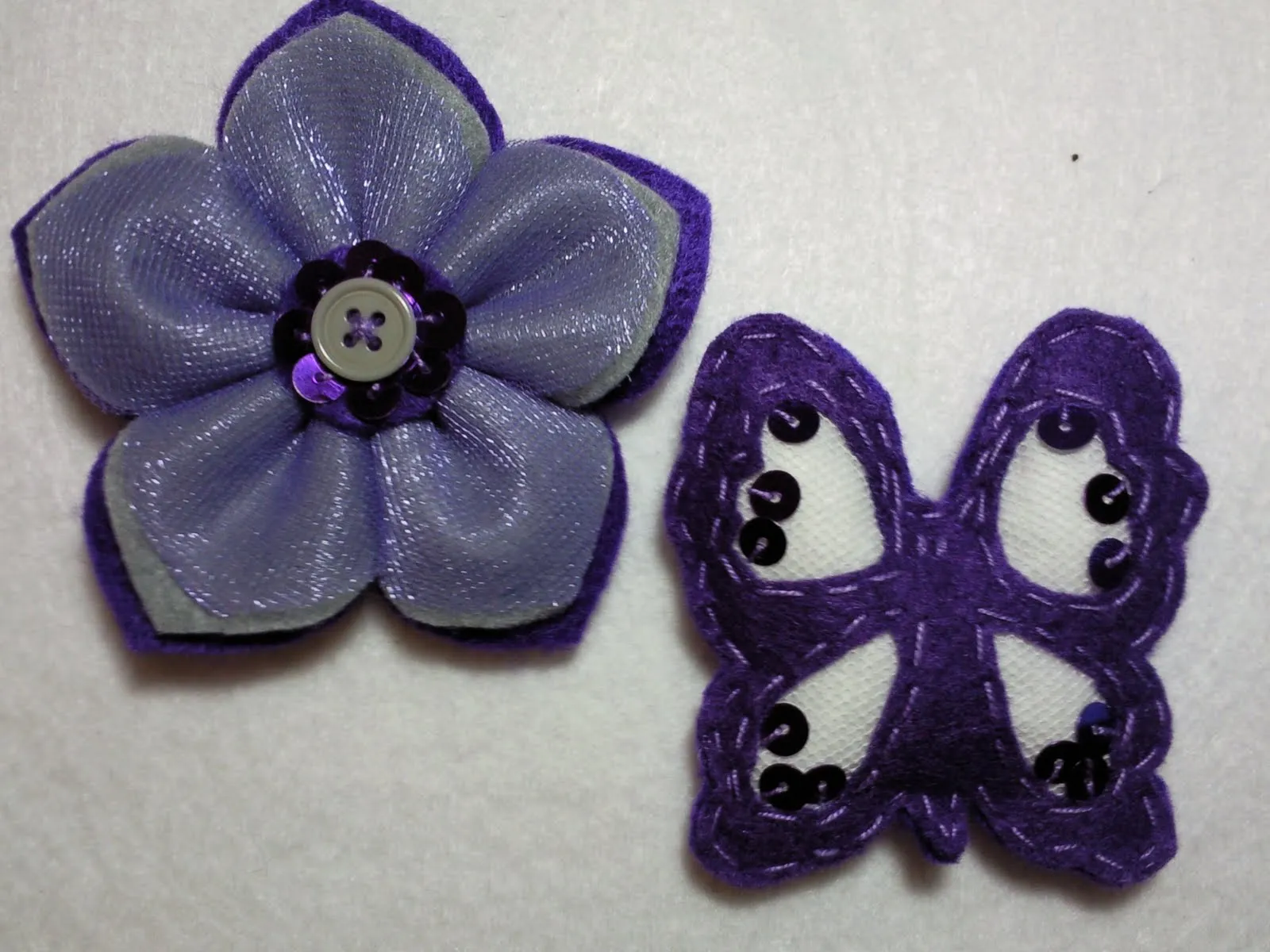 Triskel_adornate: Mariposas y flores moradas 4´50€ Triskel_adornate: Mariposas y flores moradas 4´50€