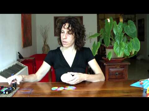Cómo hacer un trompo de cartón - Manualidades para todos - YouTube Cómo hacer un trompo de cartón - Manualidades para todos - YouTube
