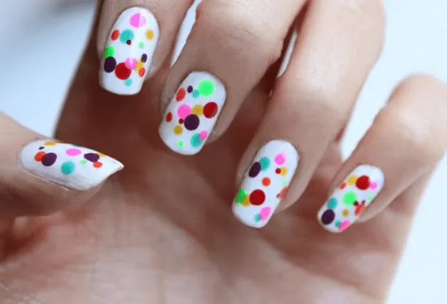 sus trucos de belleza: CONSEJOS Y TRUCOS PARA PINTAR TUS UÑAS