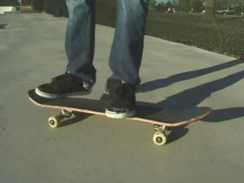 Cómo hacer trucos en patineta : Cómo hacer un Pop Shove de frente ... Cómo hacer trucos en patineta : Cómo hacer un Pop Shove de frente ...