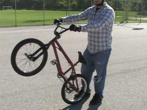 Trucos y saltos en bicicleta BMX : Cómo hacer una Abubaca - YouTube Trucos y saltos en bicicleta BMX : Cómo hacer una Abubaca - YouTube