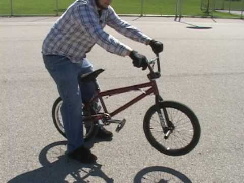 Trucos y saltos en bicicleta BMX : Cómo maniobrar - YouTube