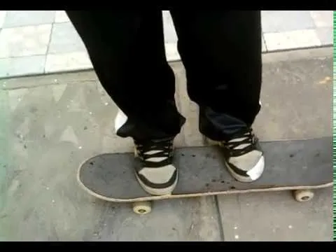 trucos de skate para principiante como hacer un kickflip?? - YouTube