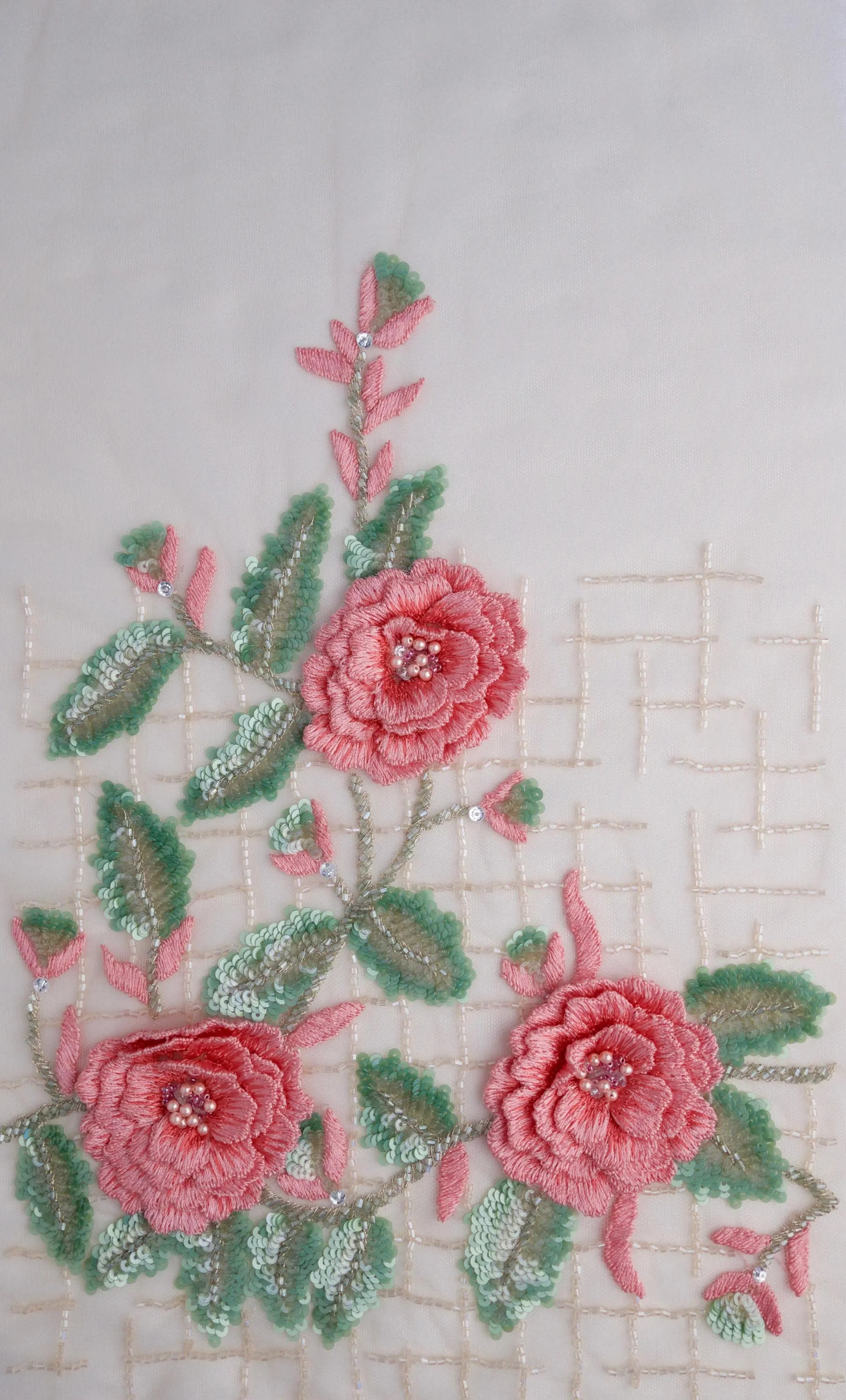 Tul bordado a mano con apliques de flores en hilo y hojas de - Etsy México Tul bordado a mano con apliques de flores en hilo y hojas de - Etsy México