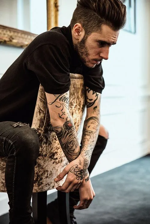 El tumblr del kitten • Hombres con tatuajes. Aprobado.