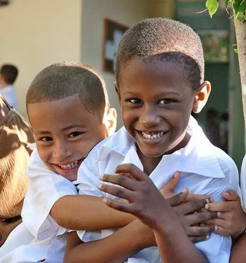 Tuneras: En Cuba: caras sonrientes de niños felices Tuneras: En Cuba: caras sonrientes de niños felices