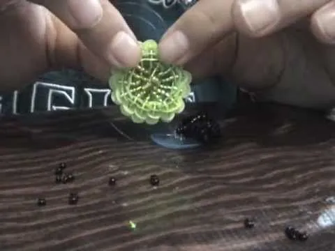 tutorial anillo chaquiras y lentejuelas - YouTube tutorial anillo chaquiras y lentejuelas - YouTube