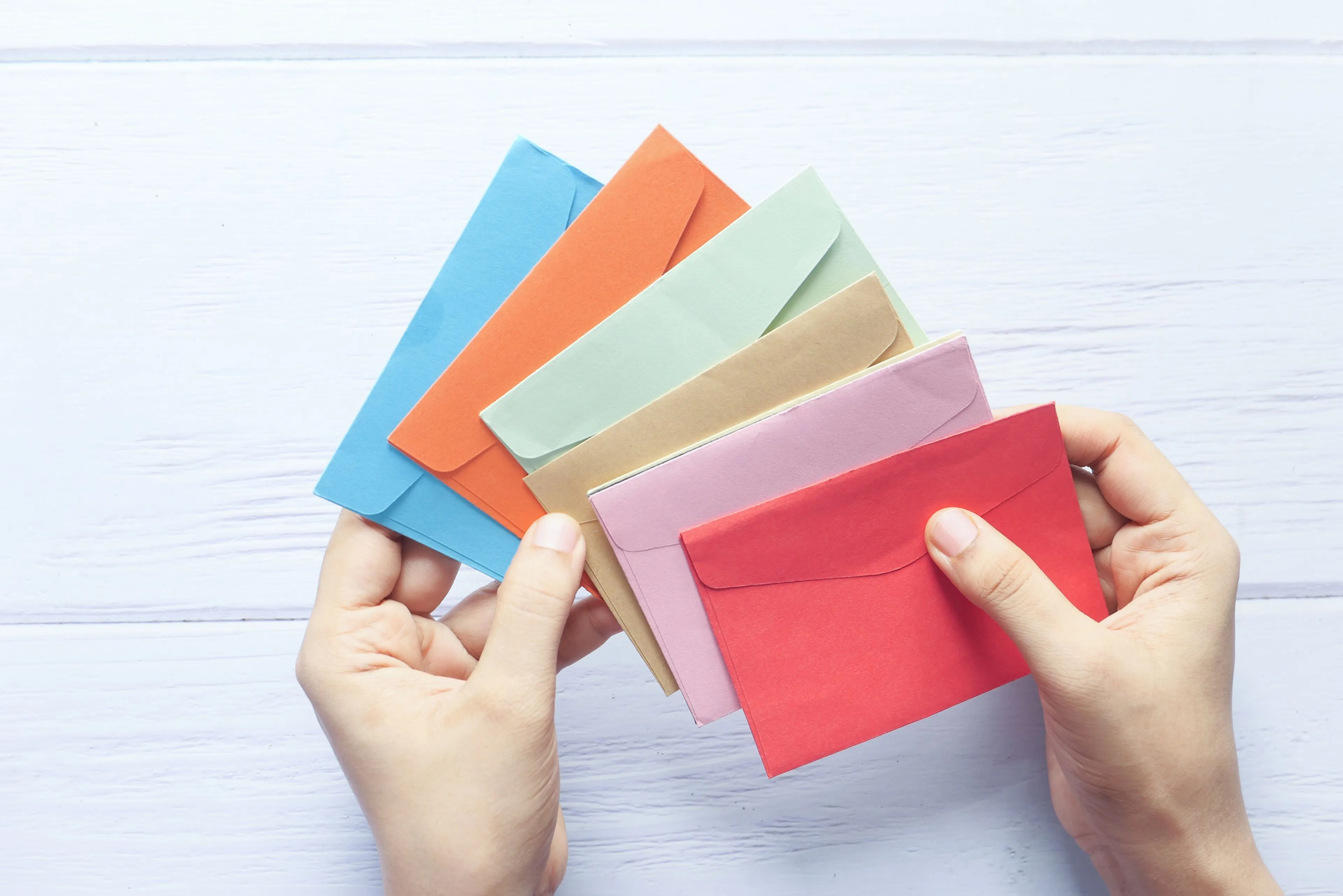 Tutorial para aprender a hacer un sobre de papel con un folio | Business Insider España Tutorial para aprender a hacer un sobre de papel con un folio | Business Insider España