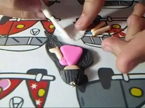 Tutorial GORJUSS de masa flexible para dije o llavero - YouTube Tutorial GORJUSS de masa flexible para dije o llavero - YouTube