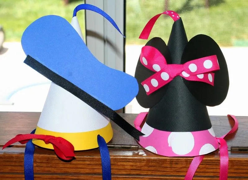 TUTORIAL} Mickey Mouse Clubhouse Party Hats | Mimi's Dollhouse TUTORIAL} Mickey Mouse Clubhouse Party Hats | Mimi's Dollhouse