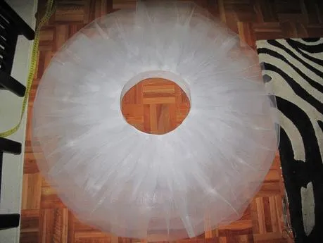 Tutorial para hacer un tutú de ballet de plato con aro. - Paperblog Tutorial para hacer un tutú de ballet de plato con aro. - Paperblog