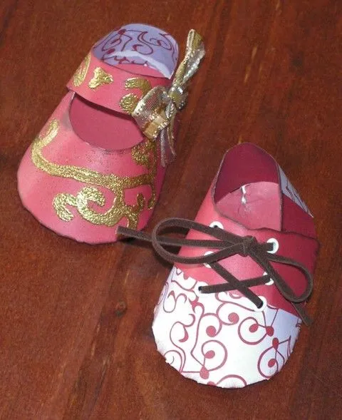 Tutorial para hacer zapatitos de papel para bebé. Juguetes de ... Tutorial para hacer zapatitos de papel para bebé. Juguetes de ...