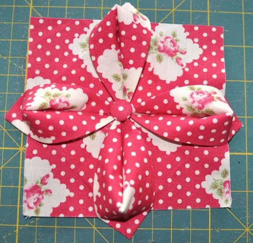 Tutoriales de Patchwork: TEXTURAS: FLOR ORIGAMI Tutoriales de Patchwork: TEXTURAS: FLOR ORIGAMI