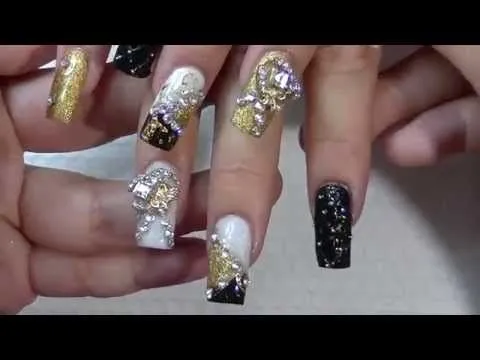 Uñas Acrílicas Blanco Negro Dorado Y Foil - YouTube Uñas Acrílicas Blanco Negro Dorado Y Foil - YouTube