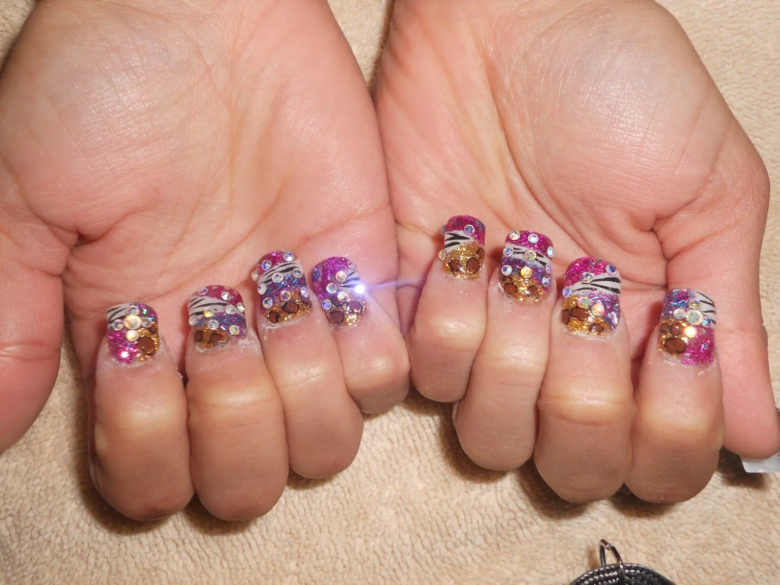 Diana's Nails: Estilo Sinaloa Colorido: $30 Full Set