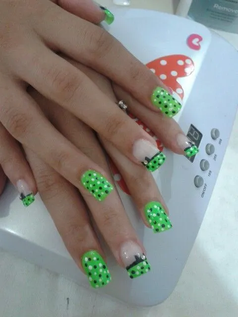 Uñas acrilicas naturales pintadas con esmalte masglo | uñas ... Uñas acrilicas naturales pintadas con esmalte masglo | uñas ...
