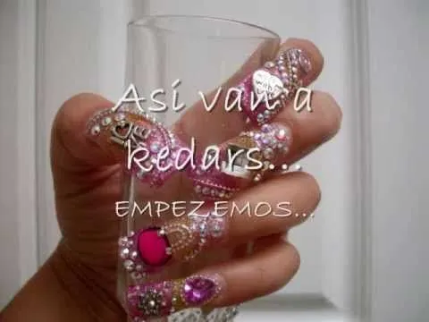 UÑAS CON BISUTERIA - YouTube