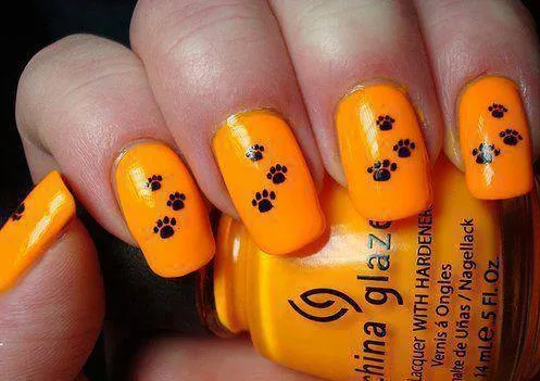 Uñas Color Naranja con Huellas pintadas - ε Diseños e Ideas ...