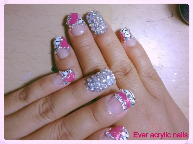 uñas de dos colores con piedras $30 | Uñas acrilicas | Pinterest uñas de dos colores con piedras $30 | Uñas acrilicas | Pinterest