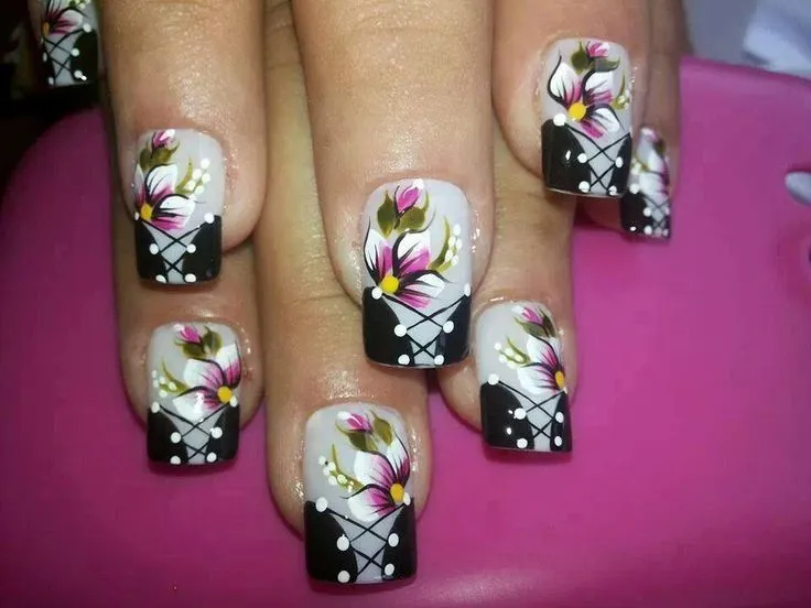 Uñas decoradas corset negro con flores. | Uñas decoradas | Pinterest