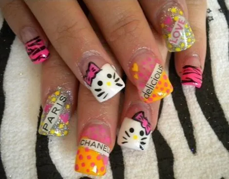 unas-decoradas-hello-kitty- ...