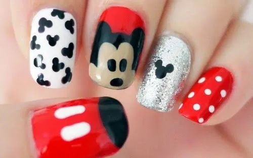 Todos Aman a Pepina: Uñas decoradas de Minnie Mouse