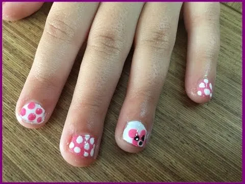 Uñas decoradas para niñas: Puntos y osito - YouTube Uñas decoradas para niñas: Puntos y osito - YouTube