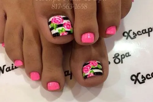 Uñas decoradas con pequeños corazones - Little hearts | Uñas ... Uñas decoradas con pequeños corazones - Little hearts | Uñas ...