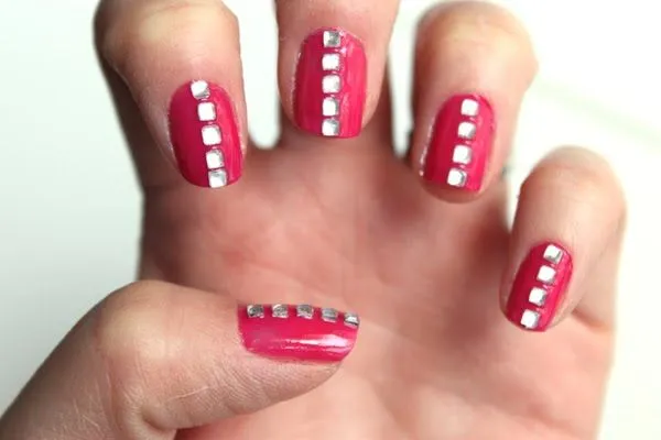 Uñas decoradas con piedras brillantes - IMujer