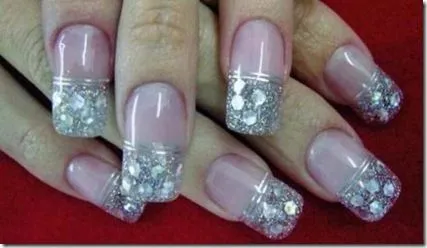 Uñas Decoradas con Piedras de Cristal Elegantes | Uñas decoradas ...