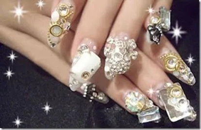 Uñas Decoradas con Piedras de Cristal Elegantes | Uñas decoradas ...