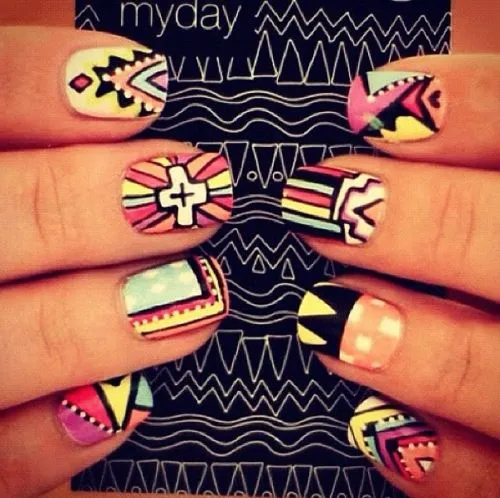 DIY: Tribal Nails - Blogueras - Blogueras