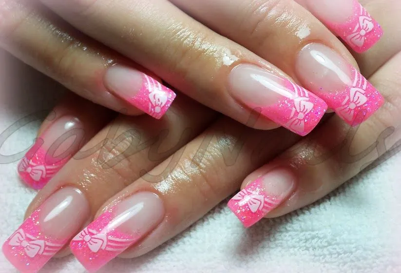 UÑAS ESCULPIDAS