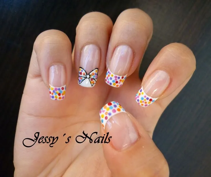 uñas con frances y puntos de colores | UÑAS CON LUNARES O PUNTOS ... uñas con frances y puntos de colores | UÑAS CON LUNARES O PUNTOS ...
