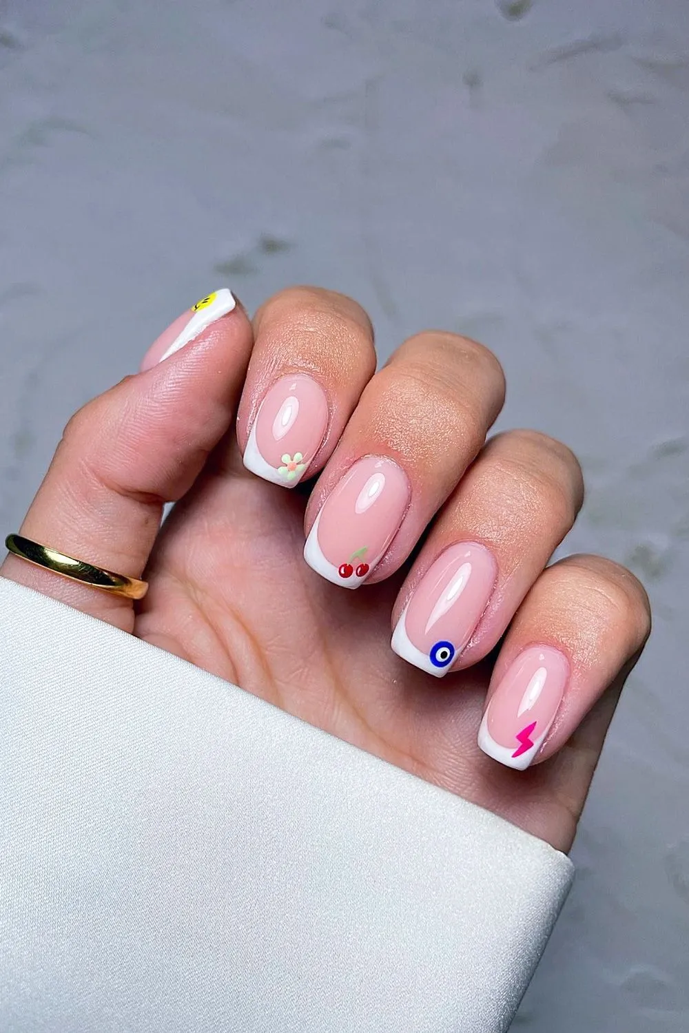Uñas Francesas Clásicas # Ahora más Elegantes y Modernas Uñas Francesas Clásicas # Ahora más Elegantes y Modernas